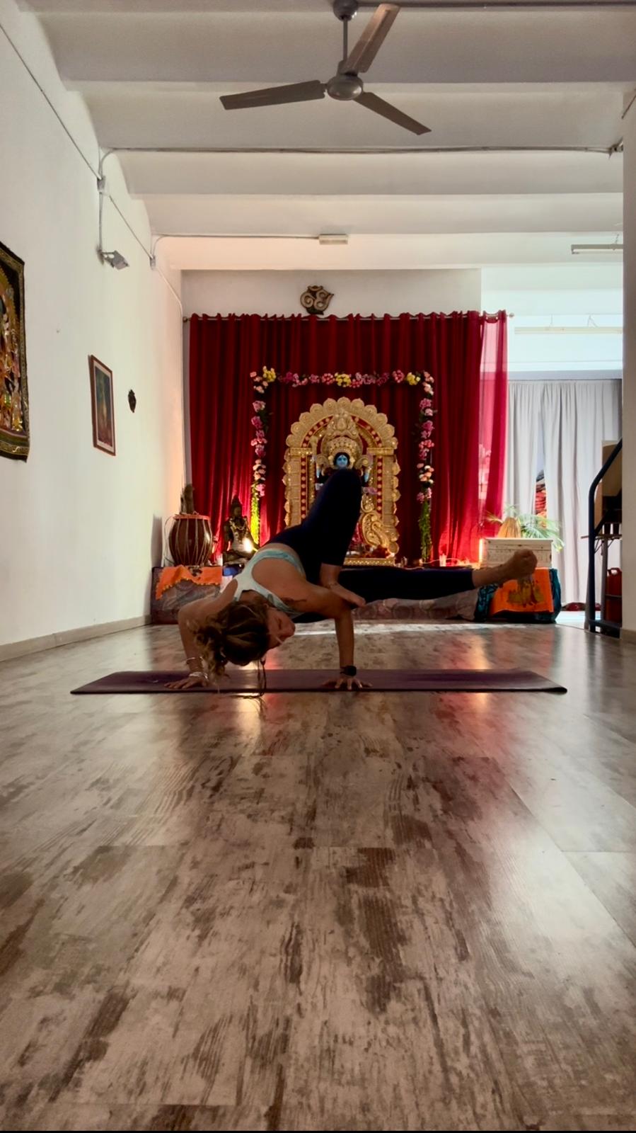 Postura de yoga Hatha Vinyasa