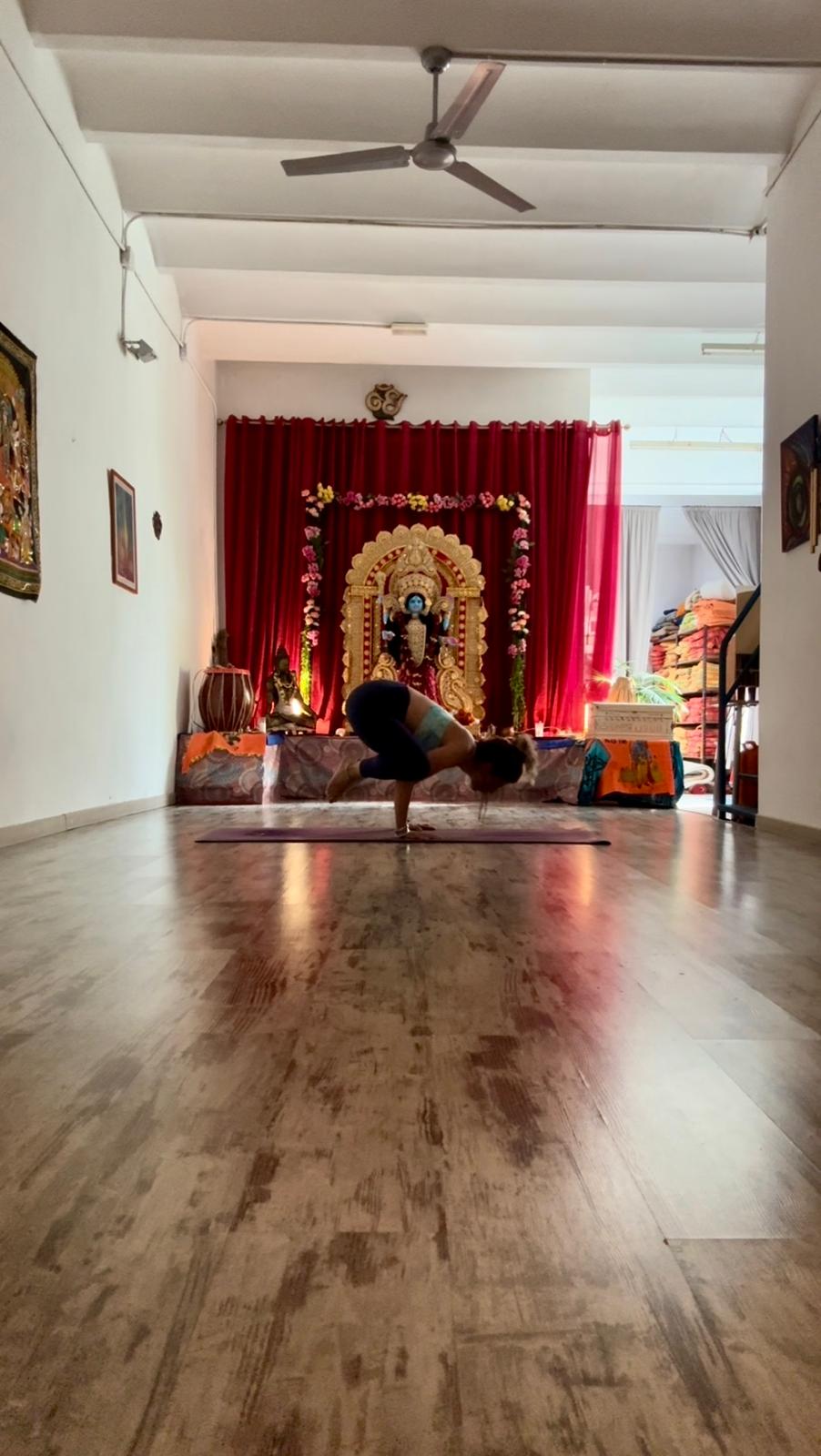 Postura de yoga Kakasana